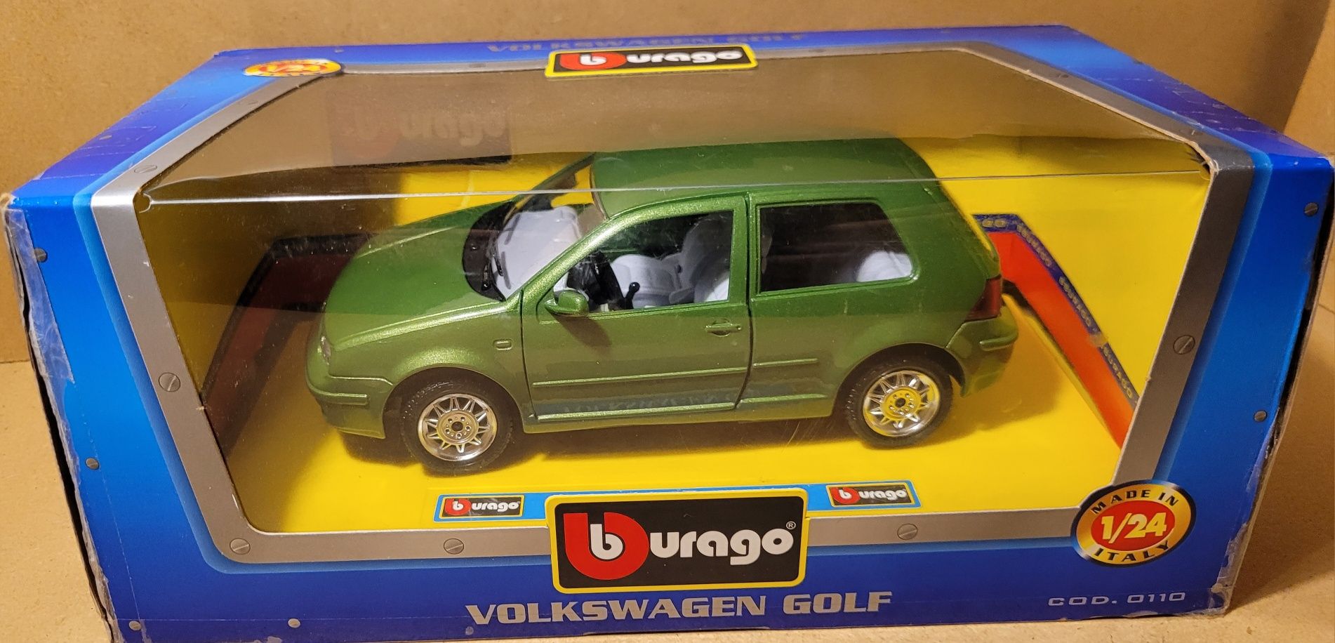 Model vw golf 4 burago skaka 1/24 cod 0110
