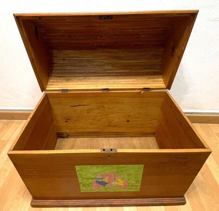 Arcas antigas, baus de arrumação