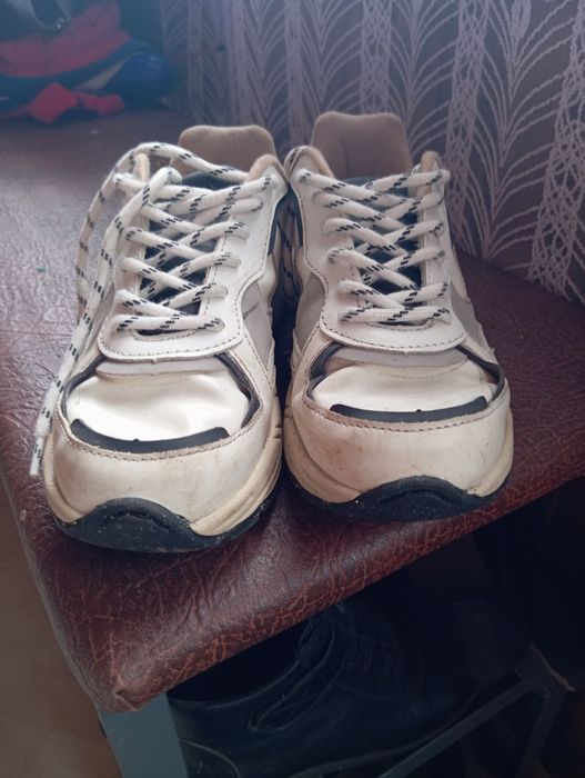 Продам кросівки 36 розміру фірма zara