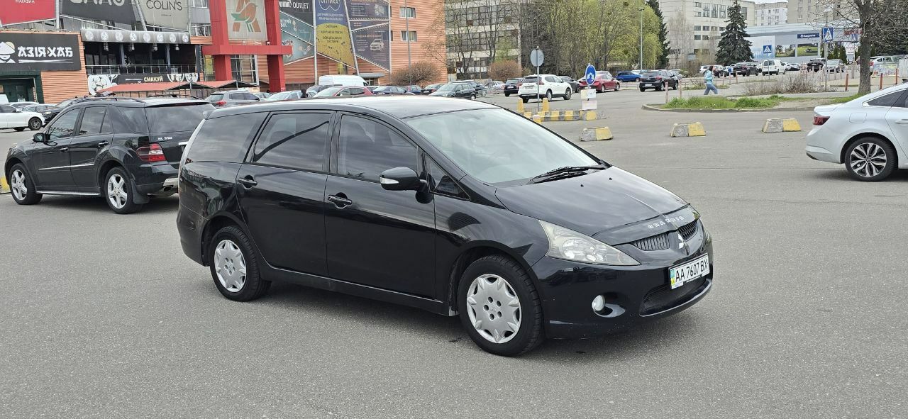 Продам Mitsubishi Grandis 7 мест гбо-4 в отличном состоянии