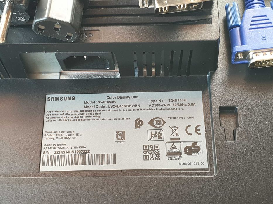 Монітор 24" Samsung S24E450B LED 1920x1080 60Гц + кабель DVI VGA 250