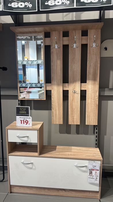 Sapateira com espelho e bengaleiro