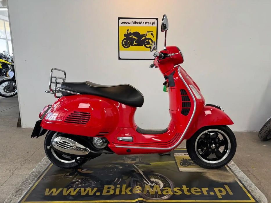 Piaggio Vespa 300 GTS ABS ! ASR ! PIERWSZY WŁAŚCICIEL ! RATY ! Import Niemcy !