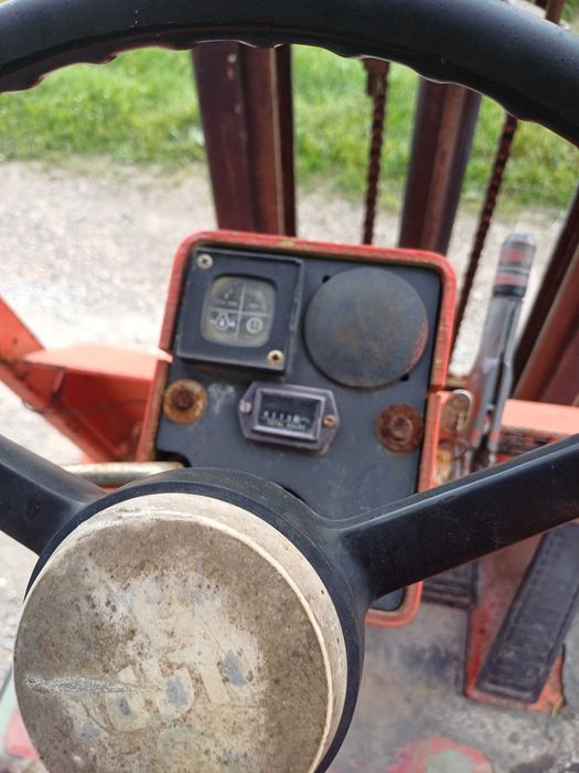 Wózek widłowy Clark