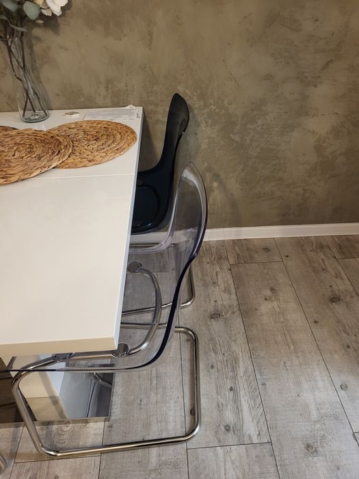 Sprzedam krzeslo przezroczyste w korze granat