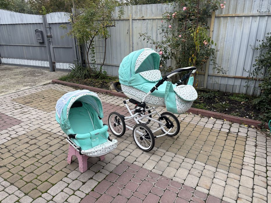 Дитячий візочок в гарносу стані