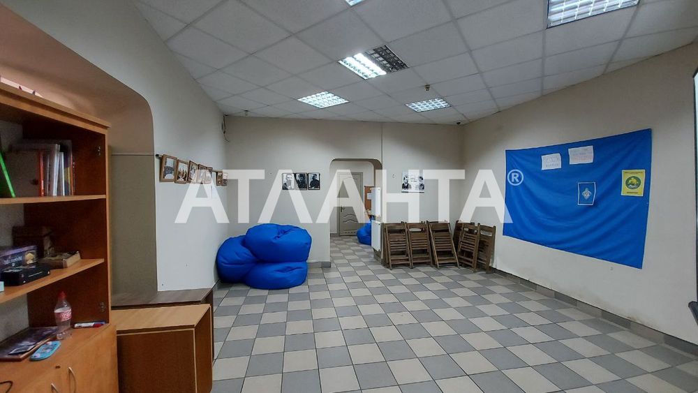 Магазин, офіс, аптека, салон, клініка -  110 м2 в Центрі