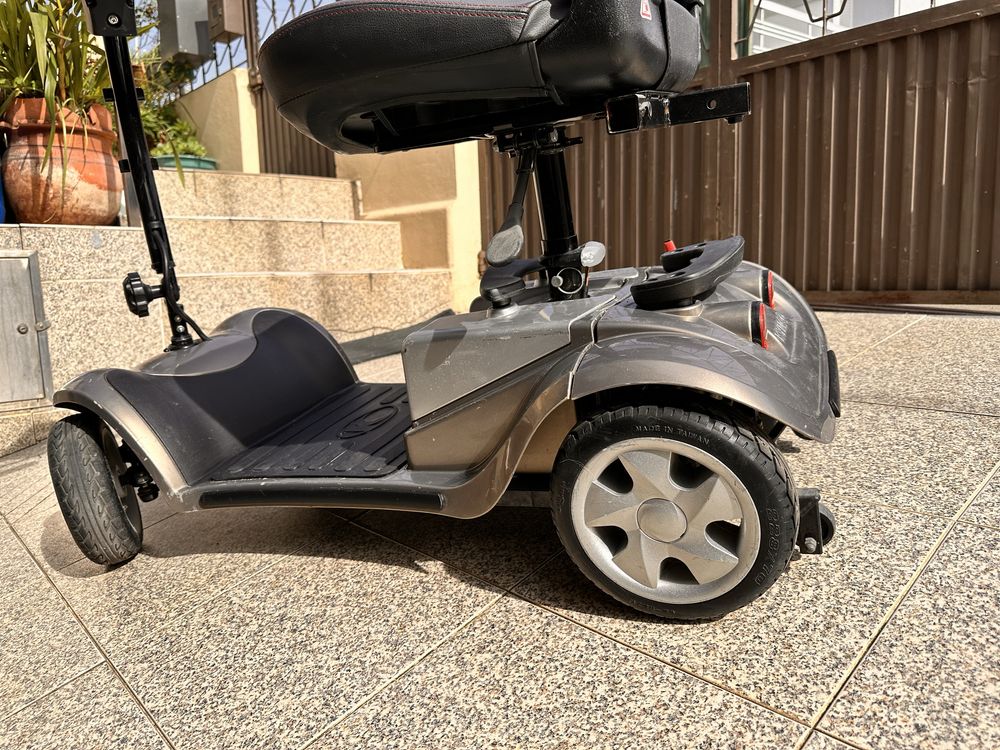 Scooter electrica  para pessoas com dificuldade