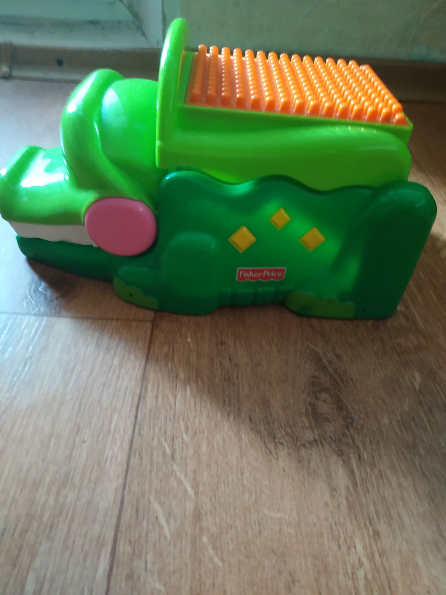 Продам набор крокодил и черепаха строительные кубики Fisher price.