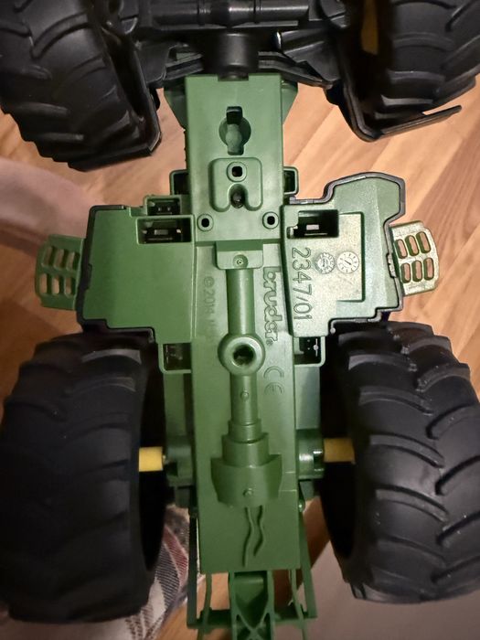 Трактор Bruder John Deere в ідеальному стані