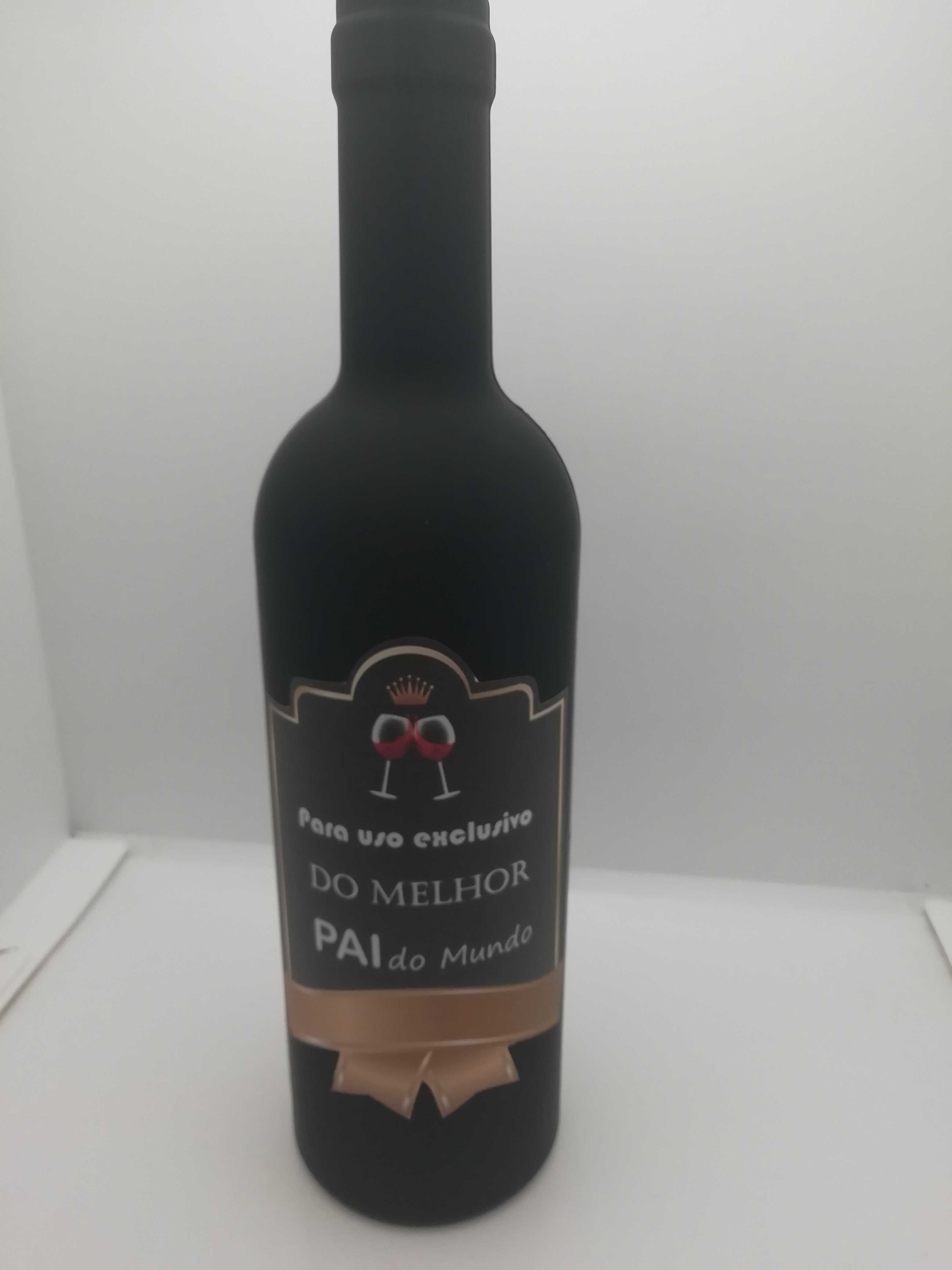 Garrafa com acessórios vinho