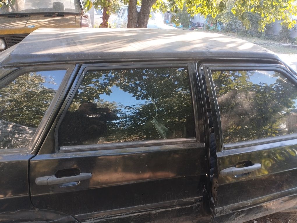 Продам скло на дев'ятку.