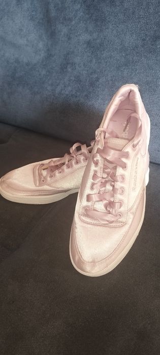 Sprzedam nowe buty damskie firmy REEBOK roz 39