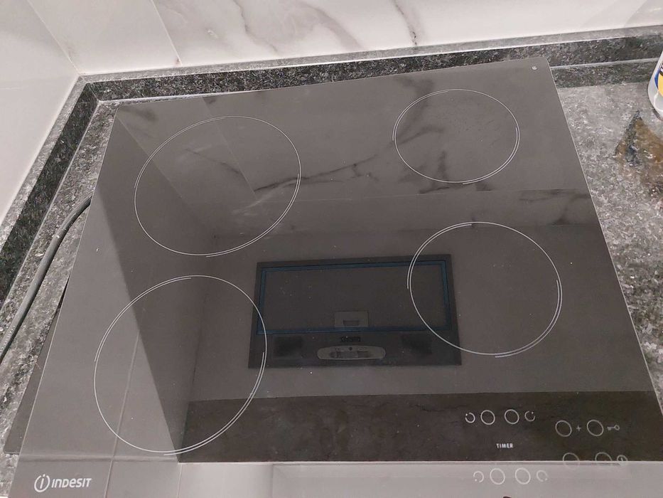 Móvel cozinha + electrodomésticos novos