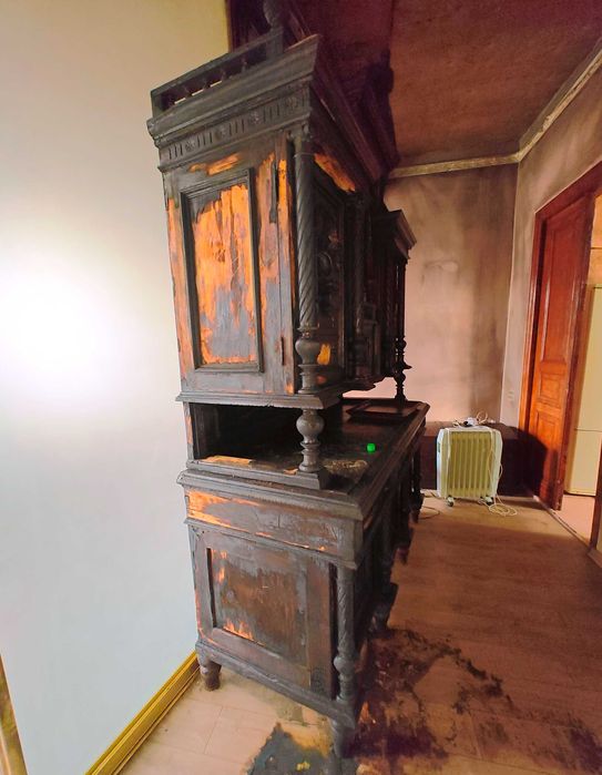 Буфет дубовый старинный