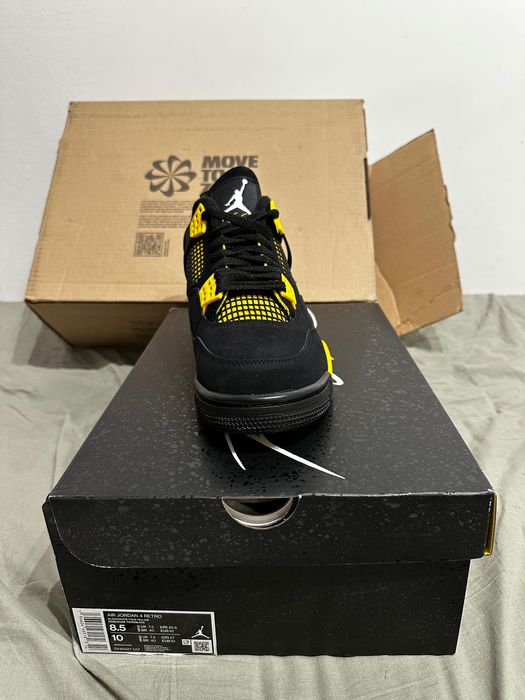 Air Jordan 4 Yellow Thunder