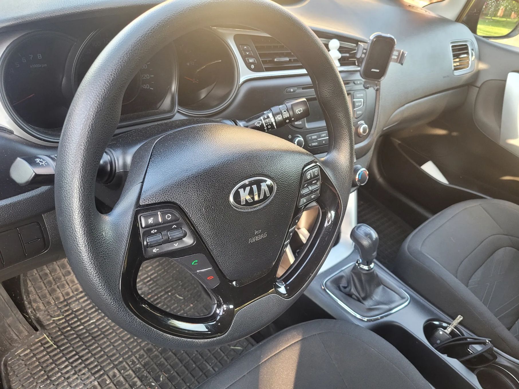 Kia Ceed 1,4 100 km Niski przebieg