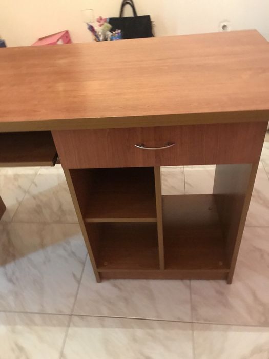 Vendo secretária madeira como nova
