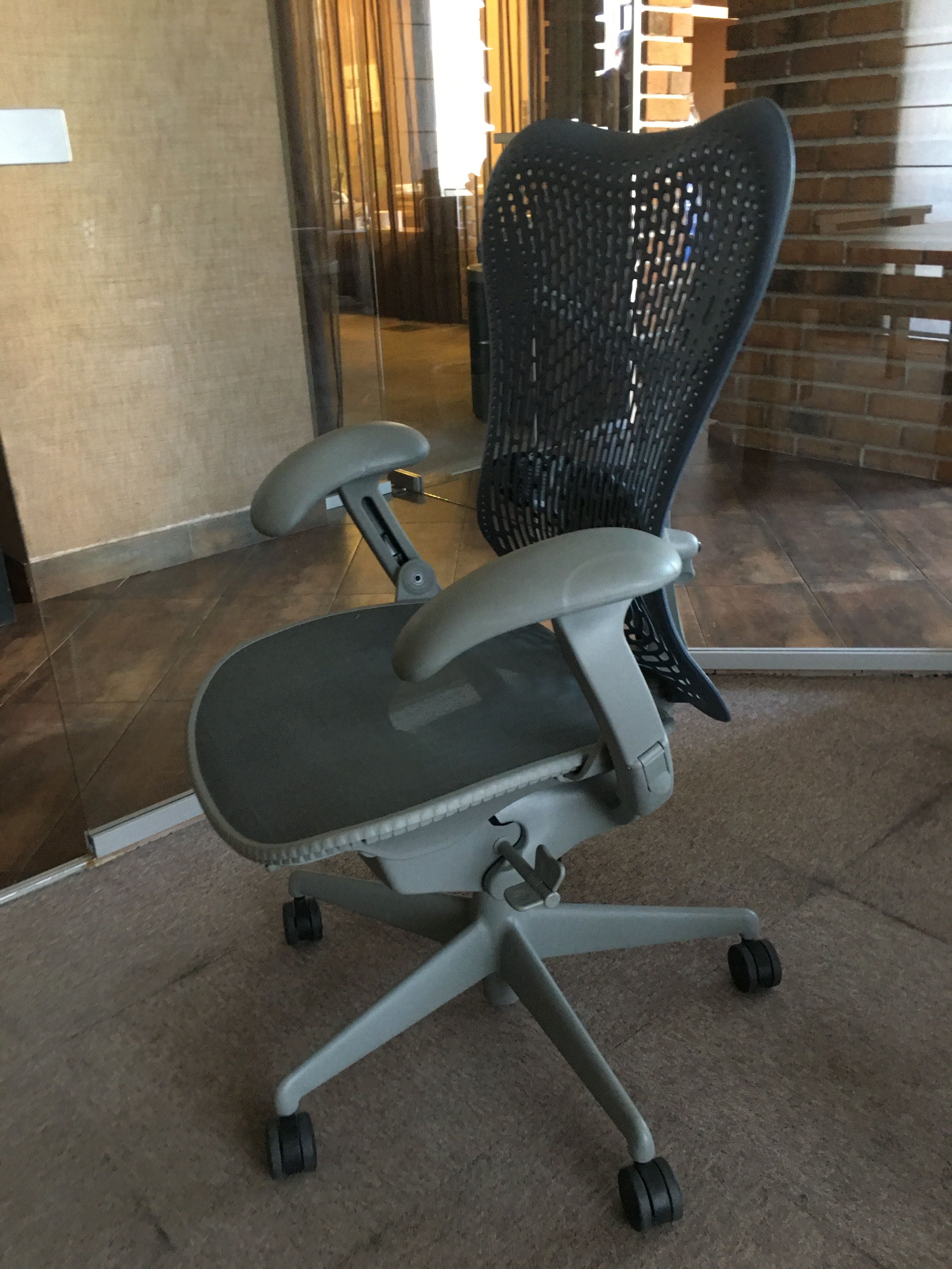 HermanMiller крісло офісне