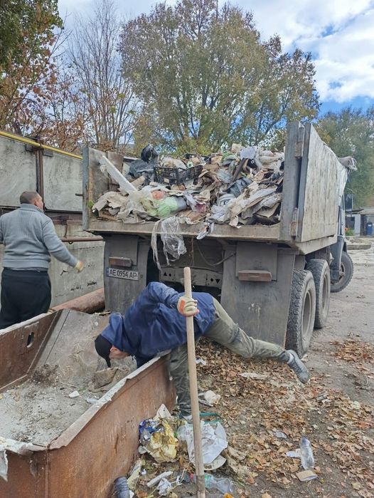 Вивезення будсміття , хламу