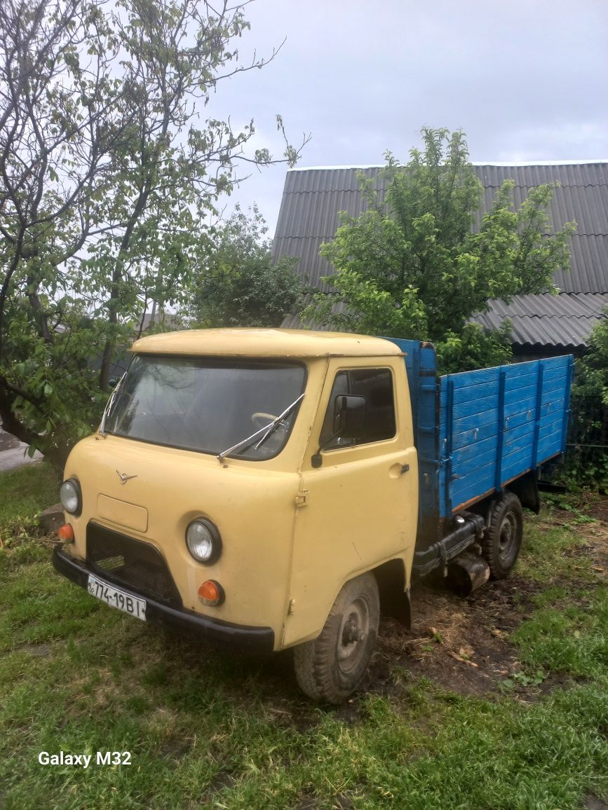 Продам УАЗ бортовий ПОСИЛЕНИЙ