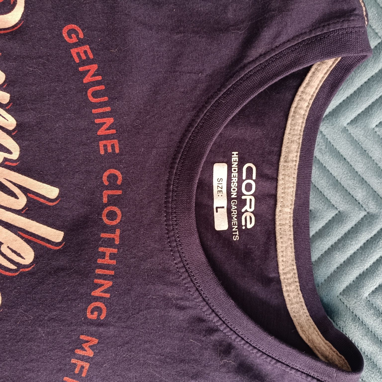 T-shirt z napisami Henderson