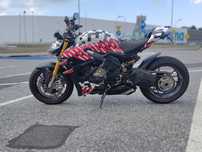 Ducati Streetfighter V4  Ducati Streetfighter V4S Pikes Peak