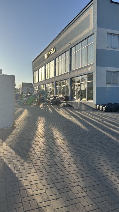 Торгівельно-офісний комлекс