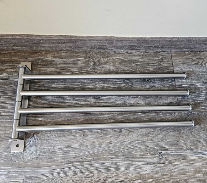 Wieszak łazienkowy na ręczniki