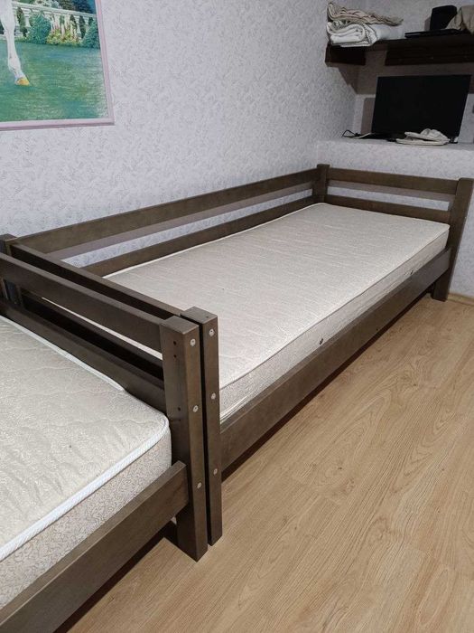 Двухъярусная кровать из натурального дерева + ортопедические матрасы