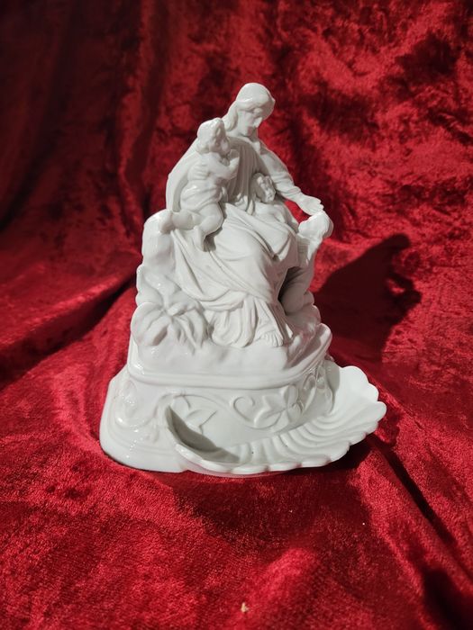 Antyk stojąca kropielnica z porcelany Pan Jezus z dziećmi