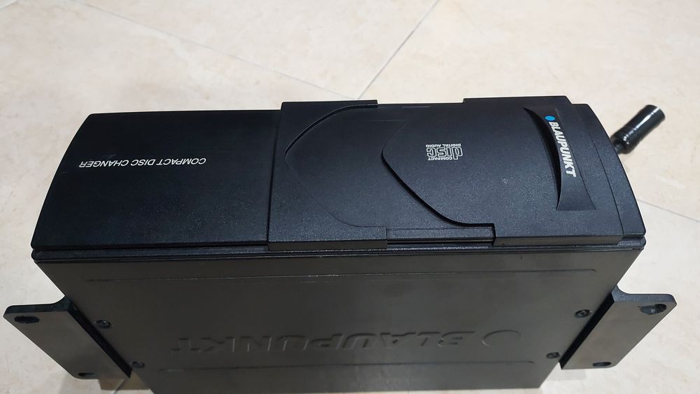 Vendo caixa de cds Blaukpunt