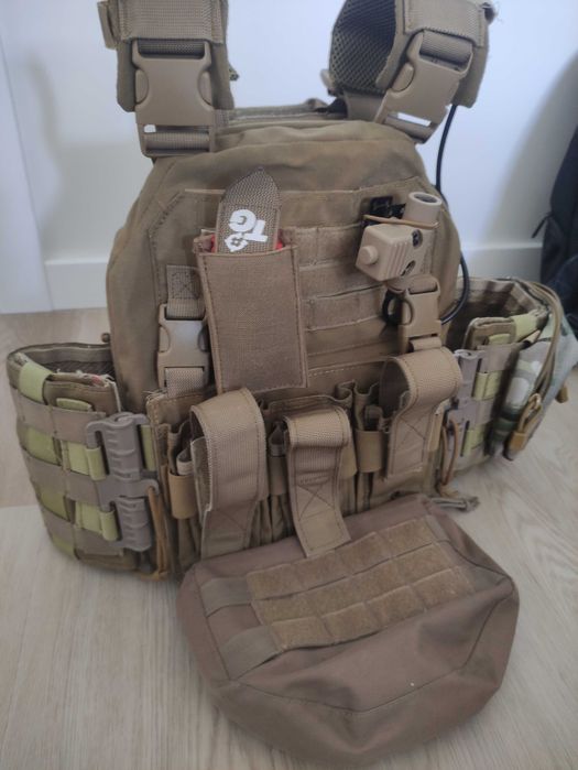 Colete Airsoft SIXMM com extras