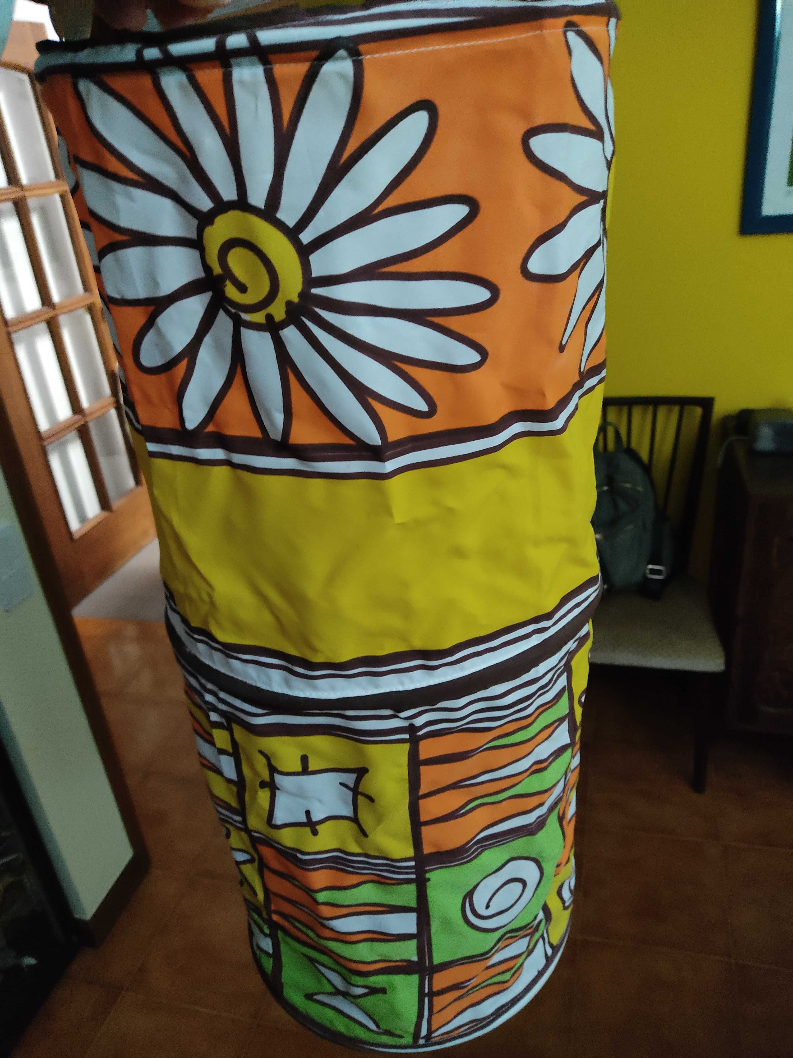 Abat jour de tecto em tecido pintado à mão (Brasil)