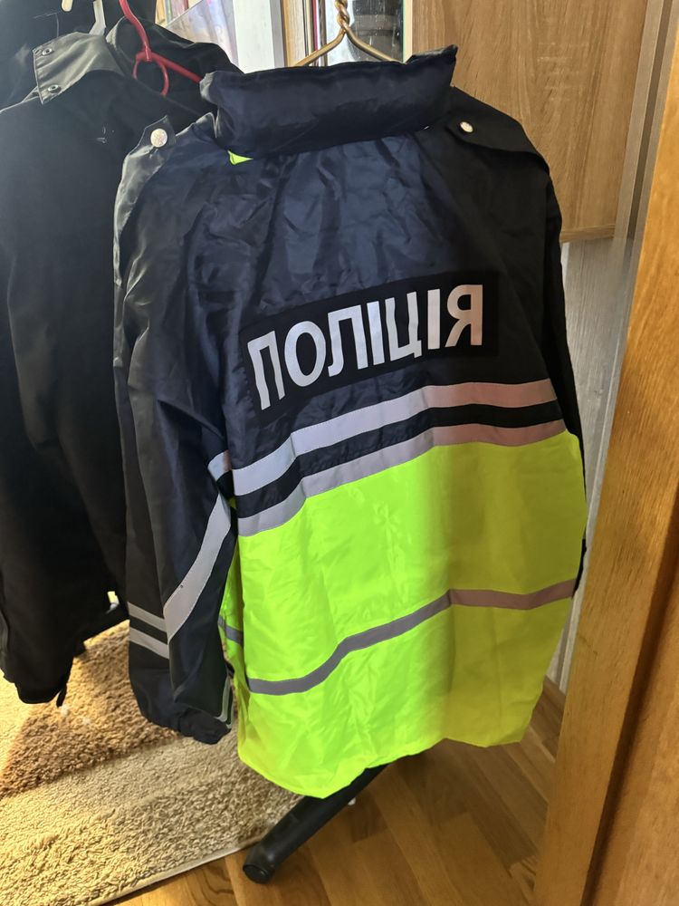 Форма поліціі (бушлат, рубашки, кепка, дощовик і багато іншого