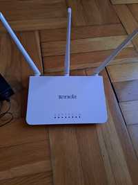 Router tenda f3.