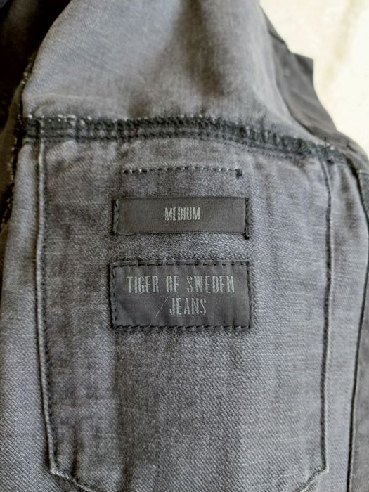 Czarna jeansowa kurtka Tiger of Sweden (rozmiar M) - stan bardzo dobry