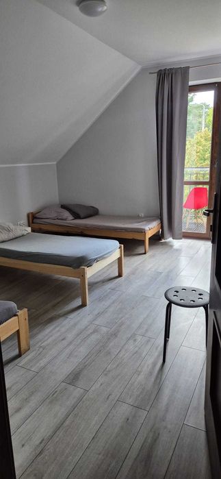 Pokoje dla pracowników – Komorów / Granica k. Pruszkowa- góra domu