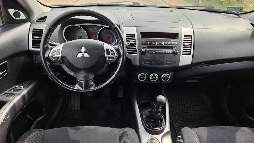 Mitsubishi Outlander 2.0D / Polski salon / 4x4 / 7-Osobowy / Xenony