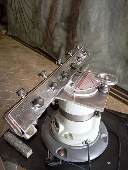 Станок Cormak для заточки плоских ножів для деревообробних верстатів