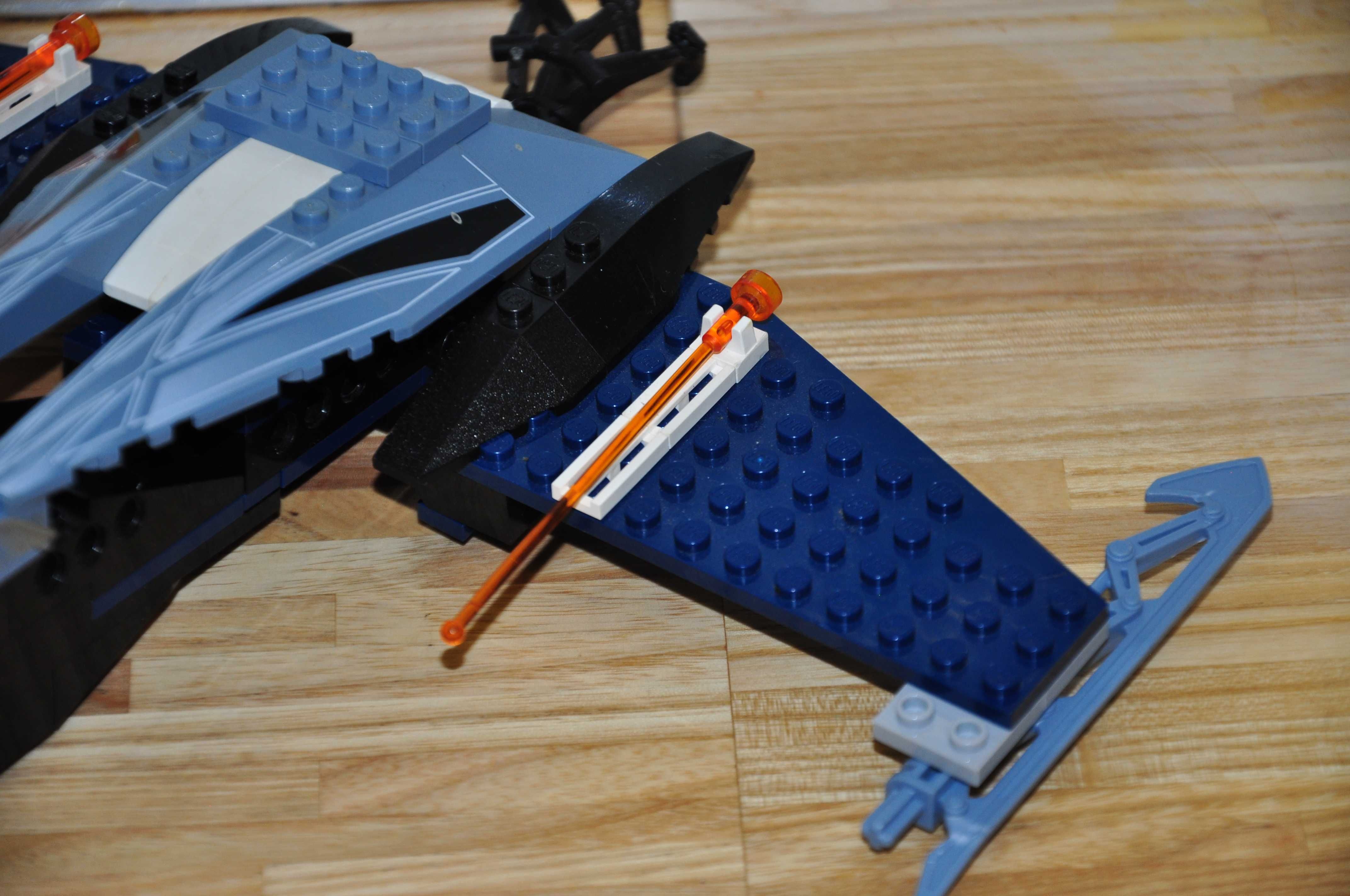 Zestaw LEGO Blue Eagle vs. Snow Crawler 4745