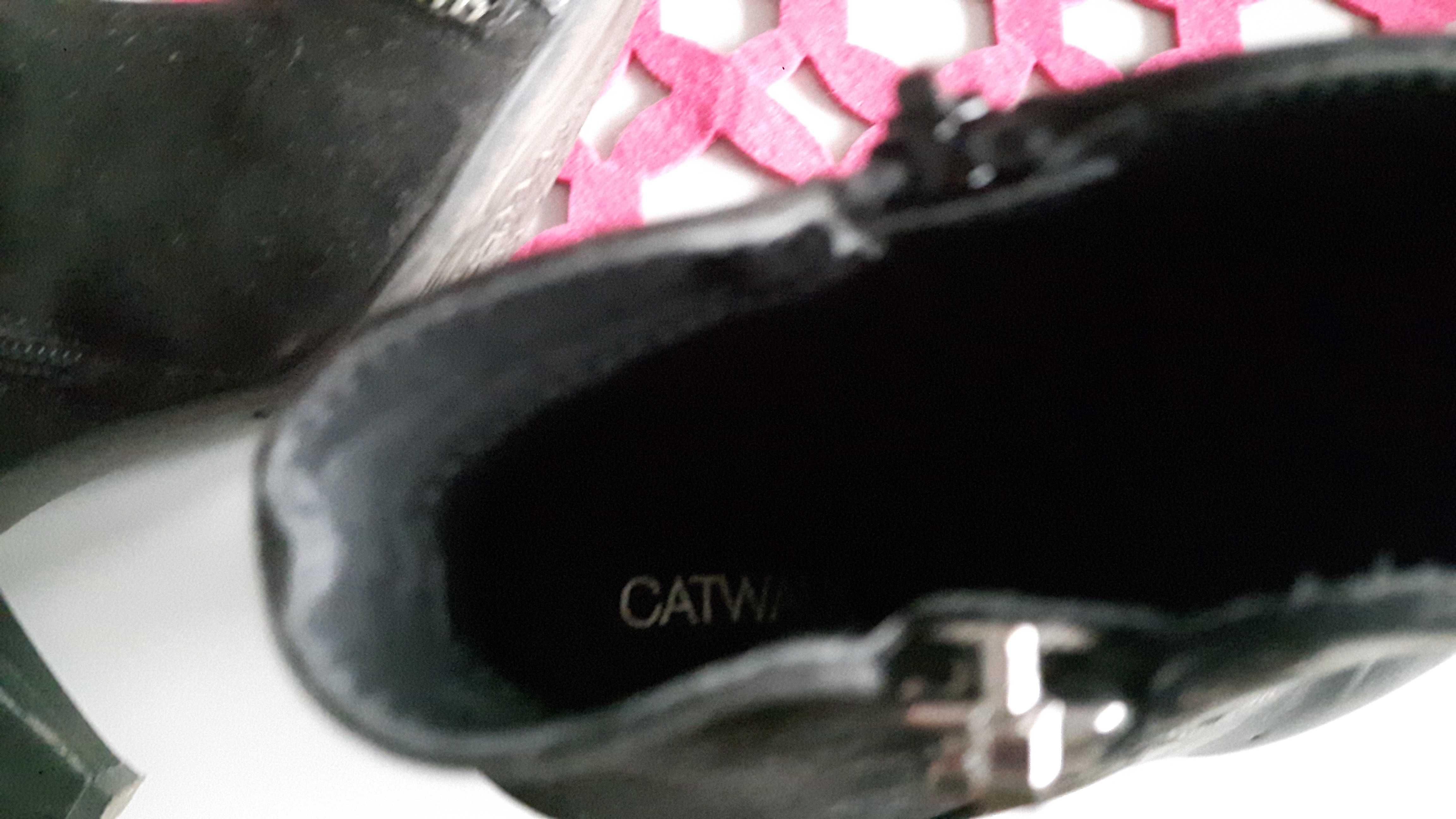Botki jak nowe Catwalk czarne z ozdobnym zamkiem, r. 39
