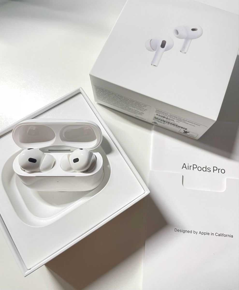 Продам Apple AirPods Pro з цілим комплектом