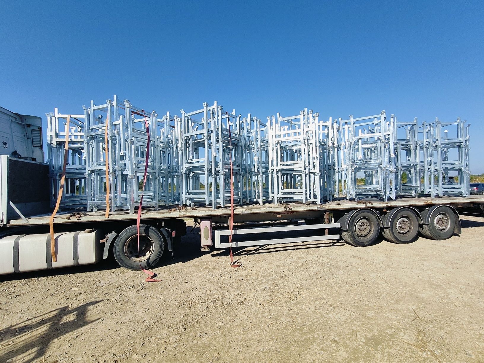 Kosze transportowe palety skladowe podpory stemple