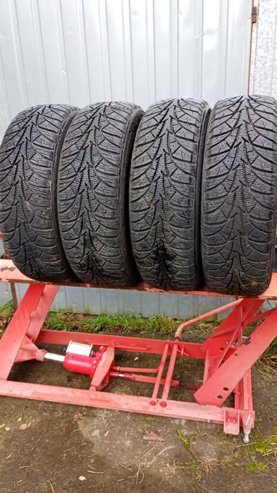 Opony zimowe 205 /65/R 15 jak nowe