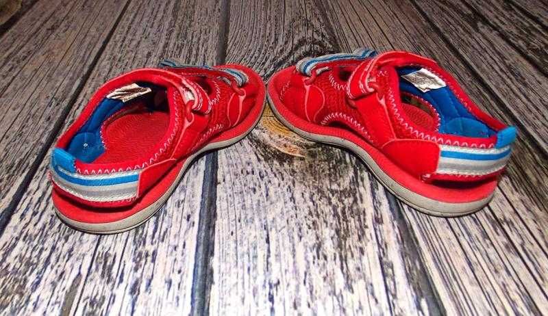 Фирменные босоножки clarks для ребенка, размер 8 (16 см)