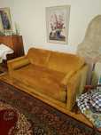 Włoska sofa z funkcją spania.