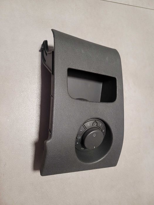 Włącznik przełącznik świateł z obudową Opel Corsa D 132.286.83 2 szt