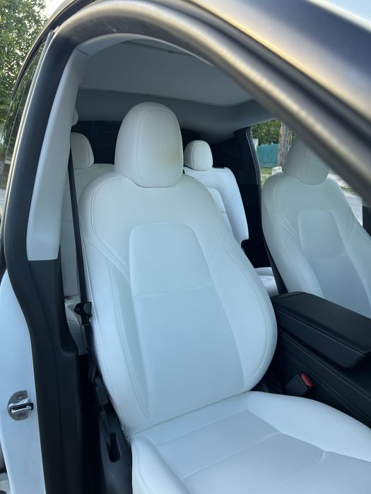 Tesla Model Y Long range Dual Motor 82.5 квт 2023 рік