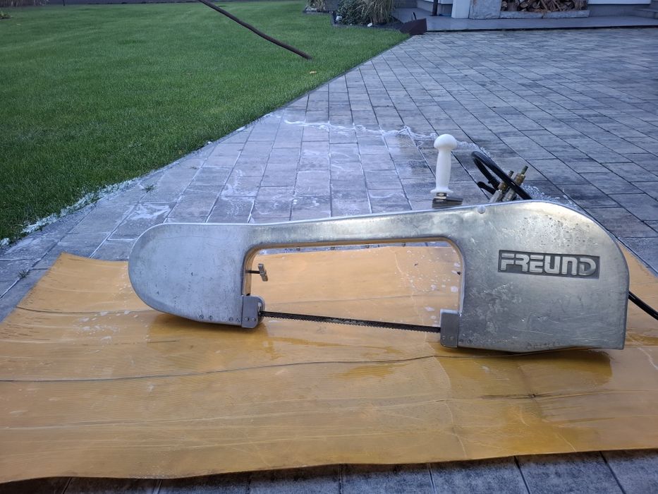 Piła taśmowa ubojowa Freund SB49-08 + zasilacz + balanser
